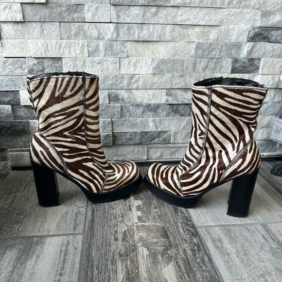90’s Steve Madden Zebra  Haircloth  Ankle  Retro Boots Size 10B - Picture 5 of 14